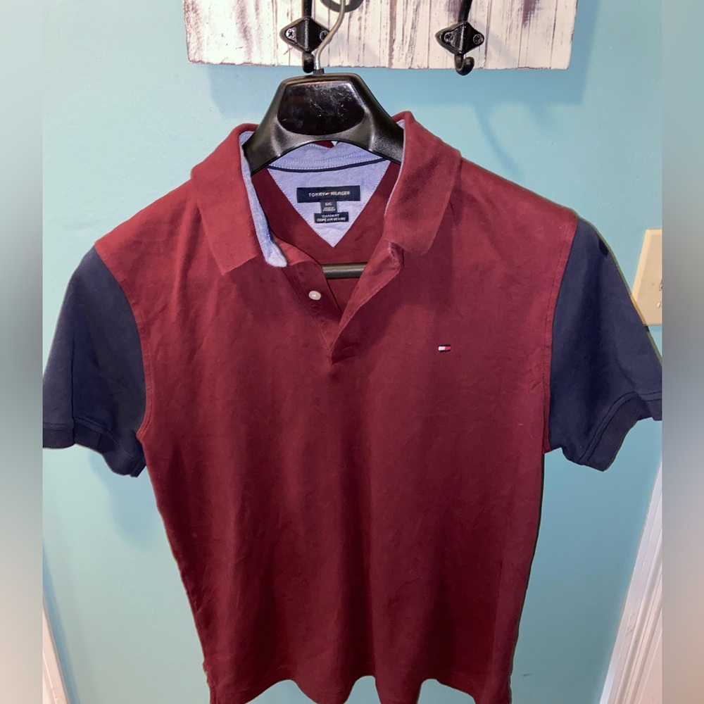 Men’s Burgundy and Navy Blue Tommy Hilfiger polo Size Large.